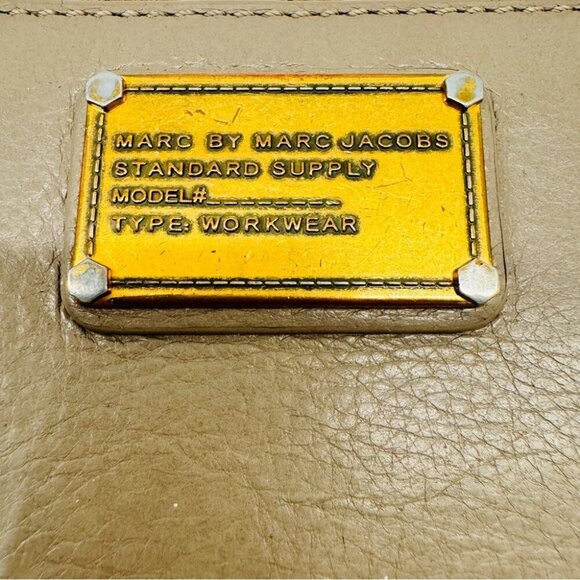 Marc by Marc Jacobs Wristlet Wallet Cell Phone Coin Tan Leather Full Zip Closure - Picture 2 of 15